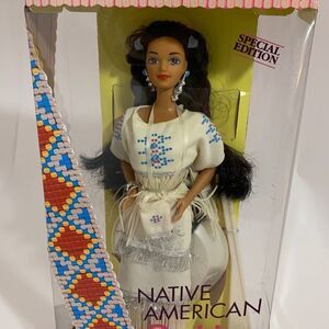 Barbie Native American  Traditional Dress The First Americans Doll Of The World